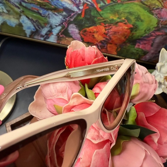 *NEW!* Quay Australia Tempted Pointy Cat Eye Sunglasses - Champagne/Brn Fawn main image 9